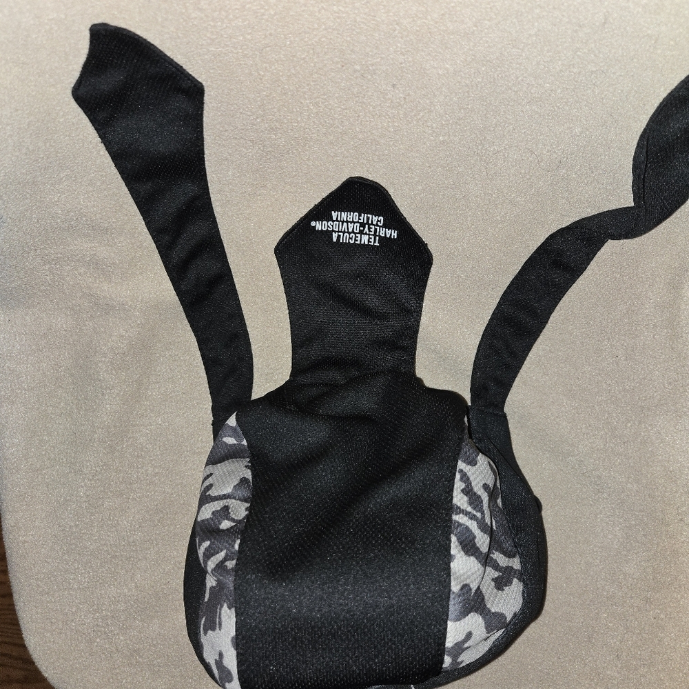 Hatley Davidson Riding gloves and head covers.